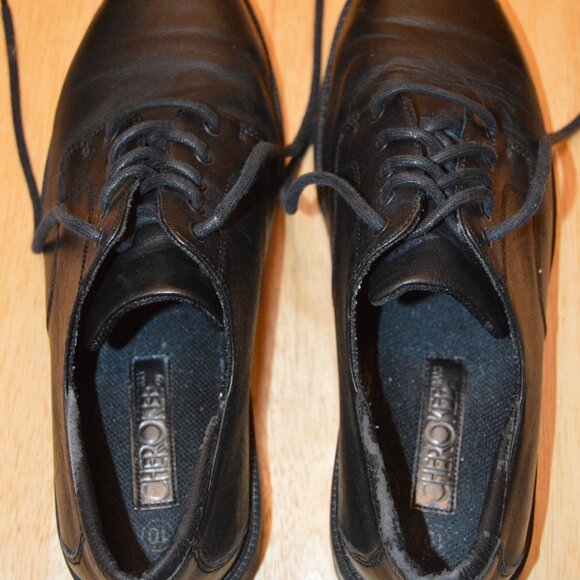 Cherokee Woman's Shoe.  Blake Leather Size 10 - Picture 1 of 5